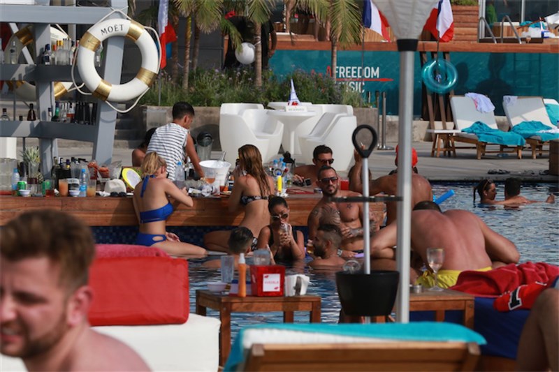 France Meets Veer