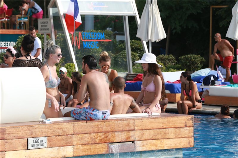 France Meets Veer