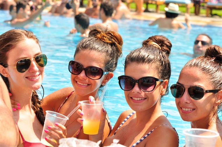 The Sunday Club at Cyan