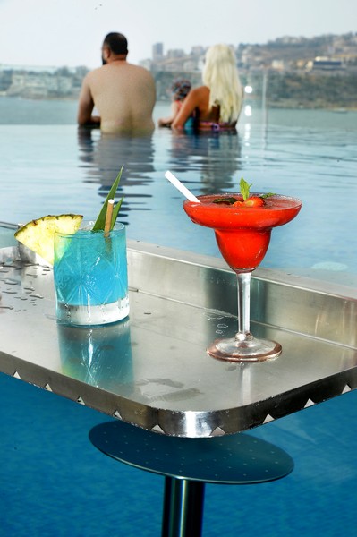 2 for 1 cocktails at Princessa Hotel
