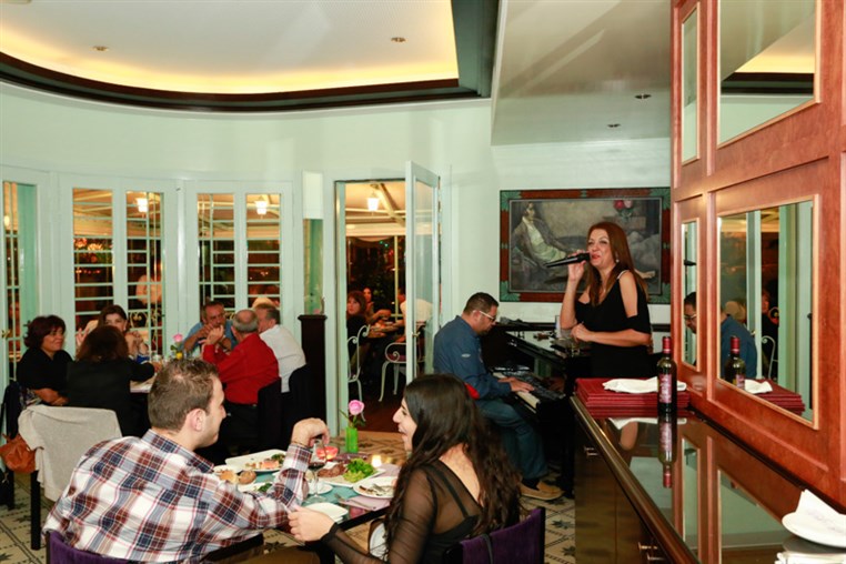 eCafe Sursock on Saturday Night