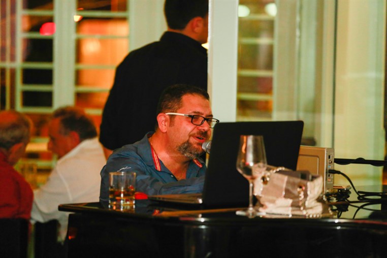 eCafe Sursock on Saturday Night