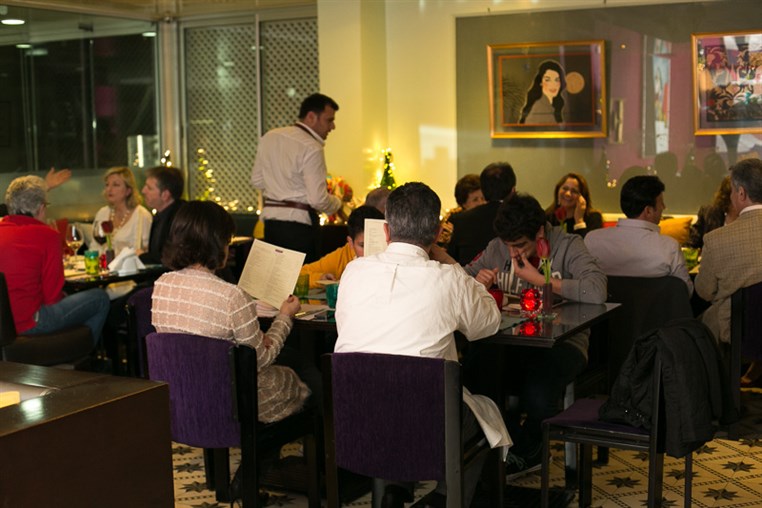 eCafe Sursock on Friday Night