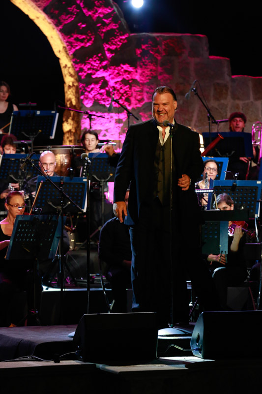 Bryn Terfel & Monica Yunus