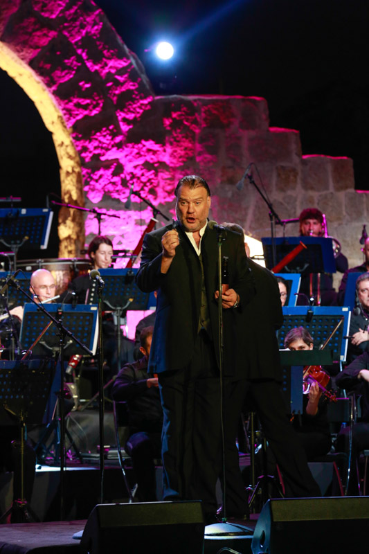 Bryn Terfel & Monica Yunus