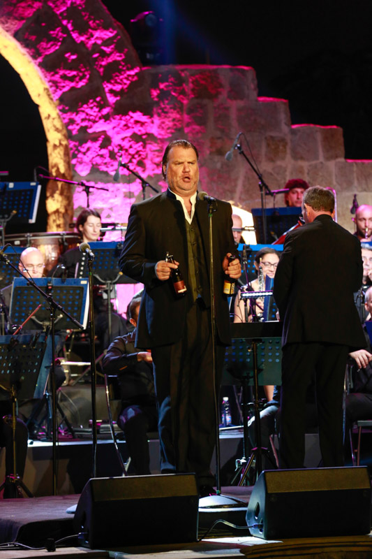 Bryn Terfel & Monica Yunus