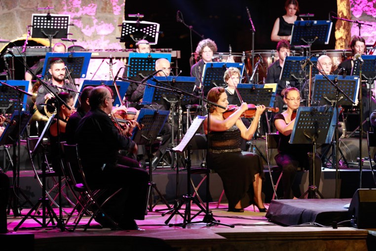 Bryn Terfel & Monica Yunus