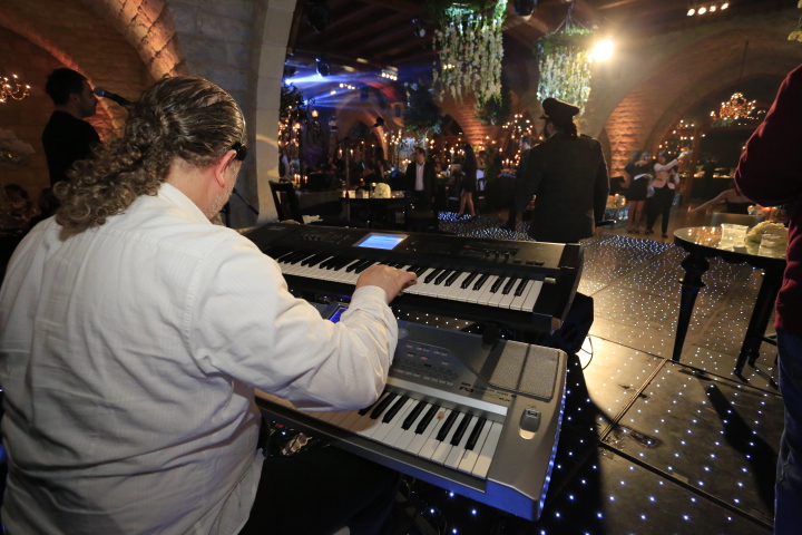 Les Lamah Wedding People 2