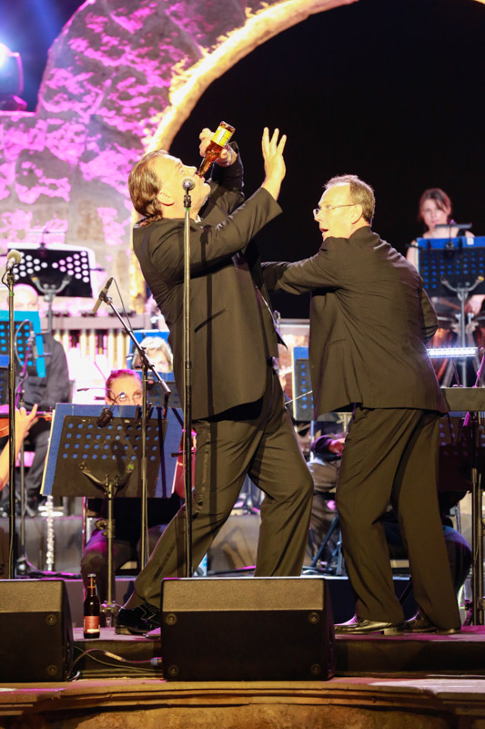 Bryn Terfel & Monica Yunus