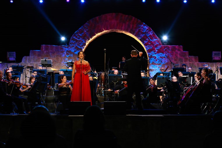 Bryn Terfel & Monica Yunus