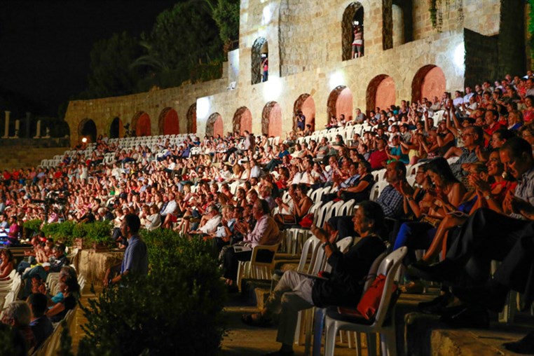 Bryn Terfel & Monica Yunus