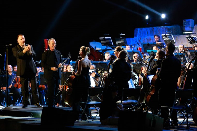 Bryn Terfel & Monica Yunus