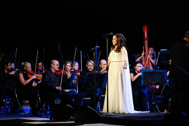 Bryn Terfel & Monica Yunus