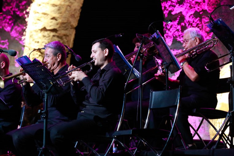 Bryn Terfel & Monica Yunus