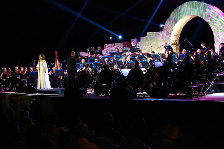 Bryn Terfel & Monica Yunus