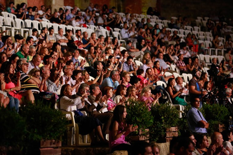 Bryn Terfel & Monica Yunus