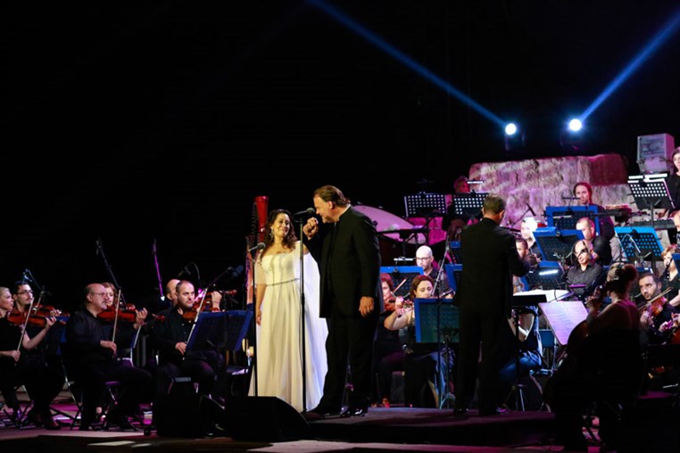 Bryn Terfel & Monica Yunus