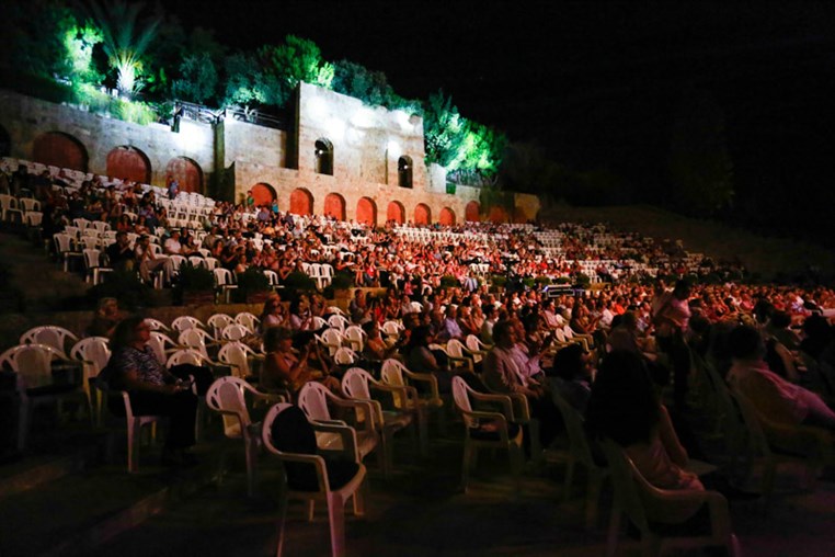 Bryn Terfel & Monica Yunus