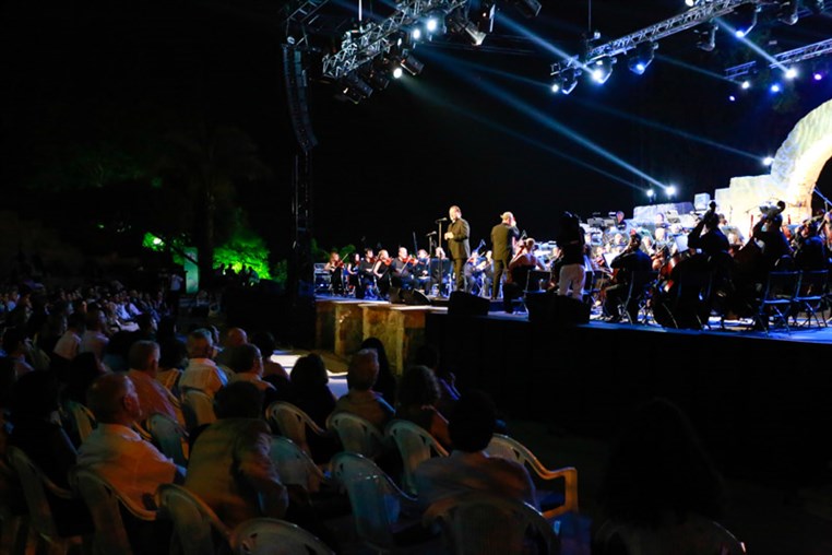 Bryn Terfel & Monica Yunus