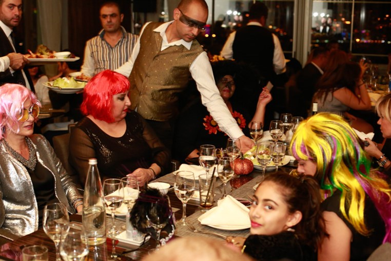 Le Chic Du Bal Masque 