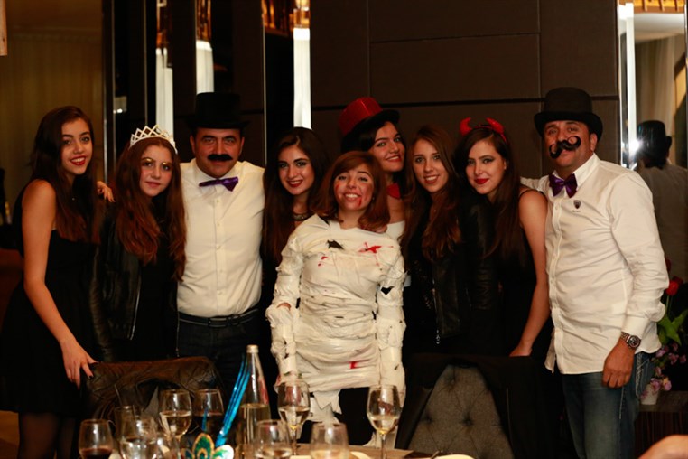 Le Chic Du Bal Masque 