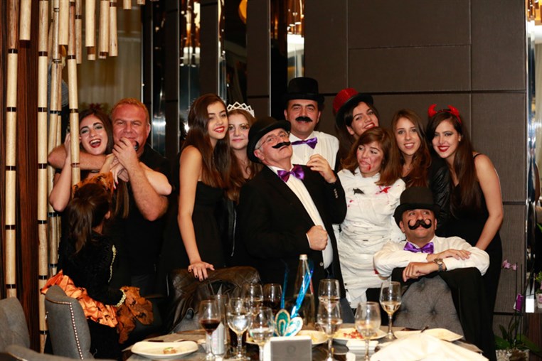 Le Chic Du Bal Masque 
