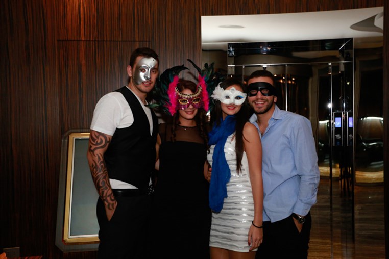 Le Chic Du Bal Masque 