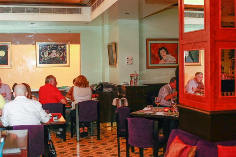 eCafe Sursock on Saturday Night