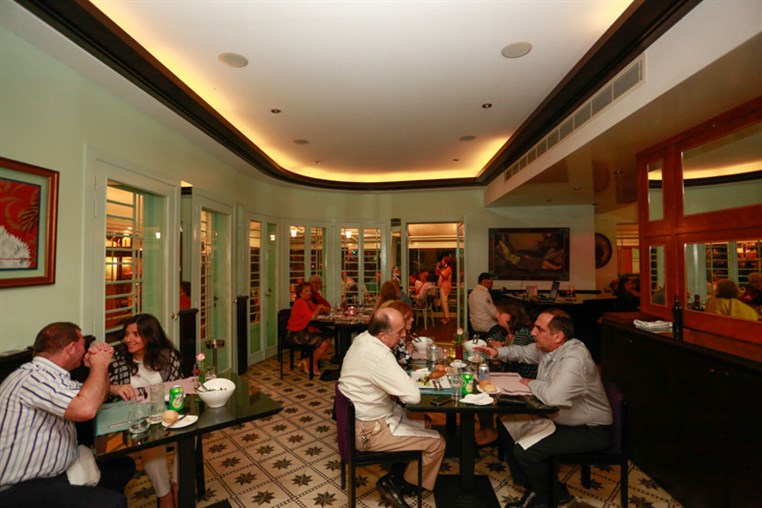 eCafe Sursock on Saturday Night