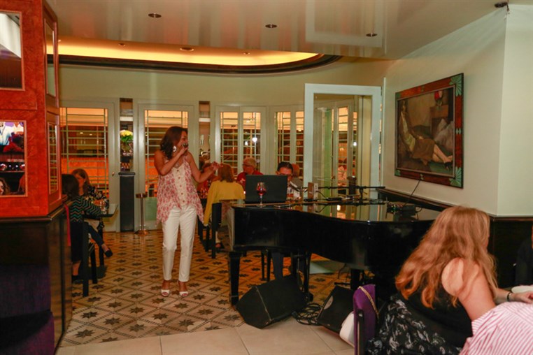 eCafe Sursock on Saturday Night