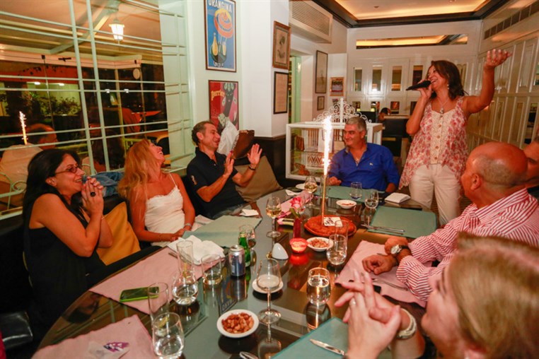 eCafe Sursock on Saturday Night