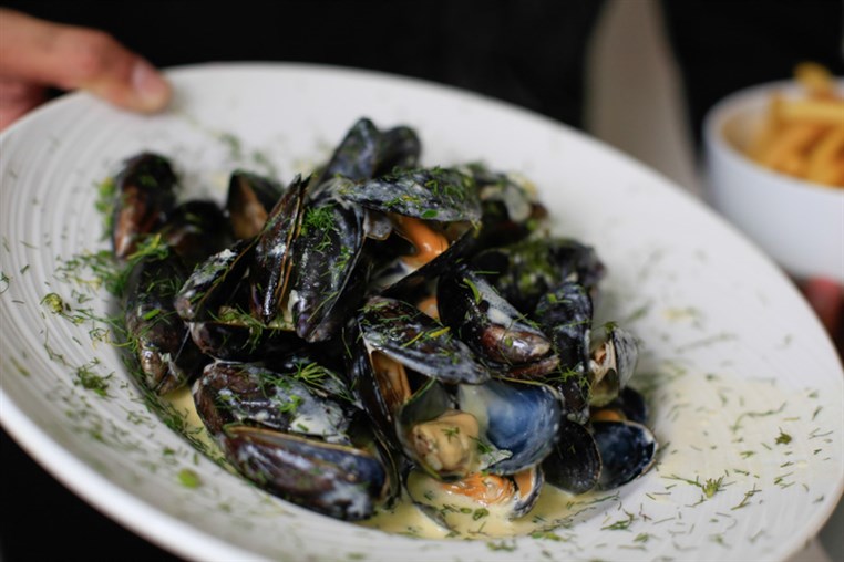 Moules et Frites at eCafe Sursock