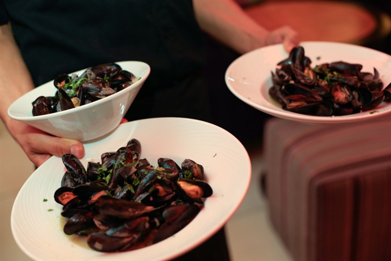 Moules et Frites at eCafe Sursock
