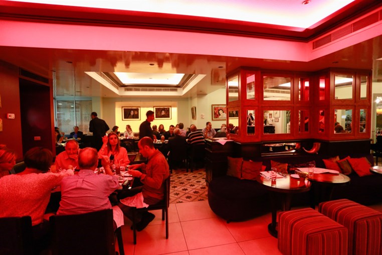 eCafe Sursock on Saturday Night