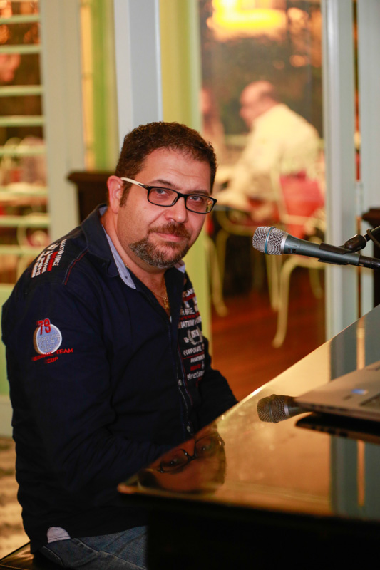 eCafe Sursock on Saturday Night