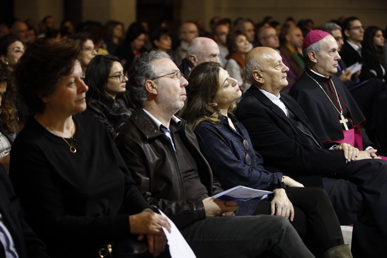 Beirut Chants Christmas Eve by Marie-Josée Matar
