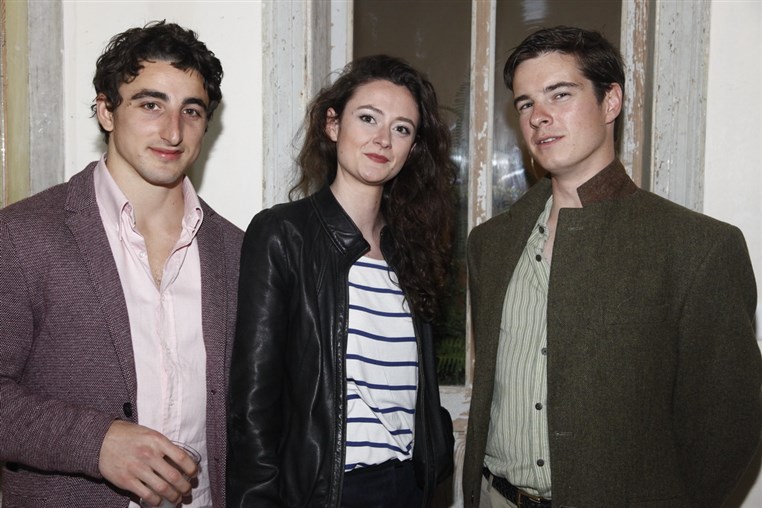 Everitté Barbec . Justine Despretz . Carlo Jordano