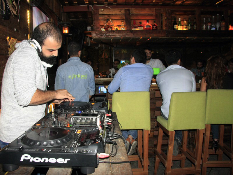 Fertil Pub on Saturday Night