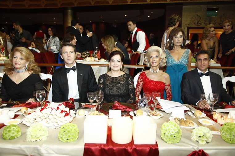Le Bal Des Debutantes