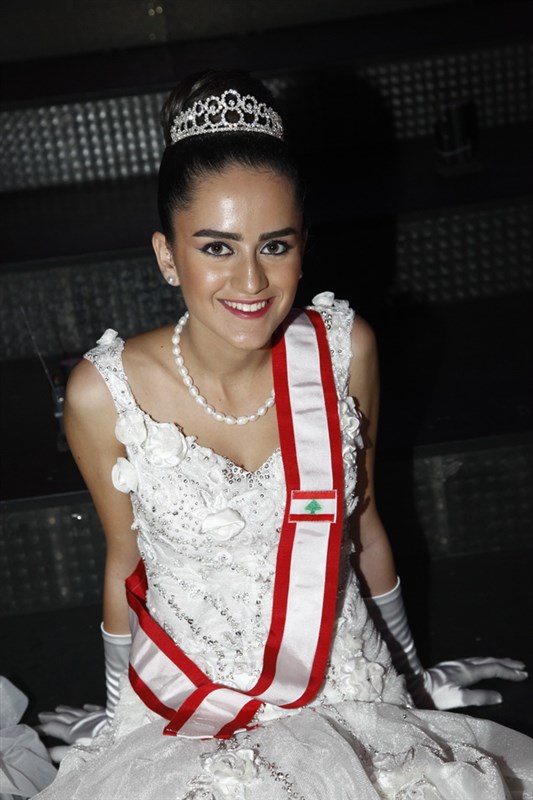 Le Bal Des Debutantes