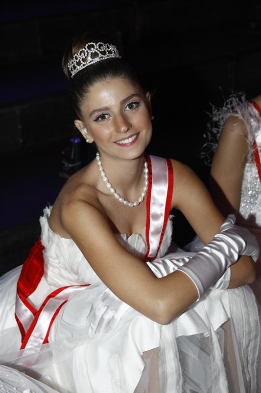 Le Bal Des Debutantes