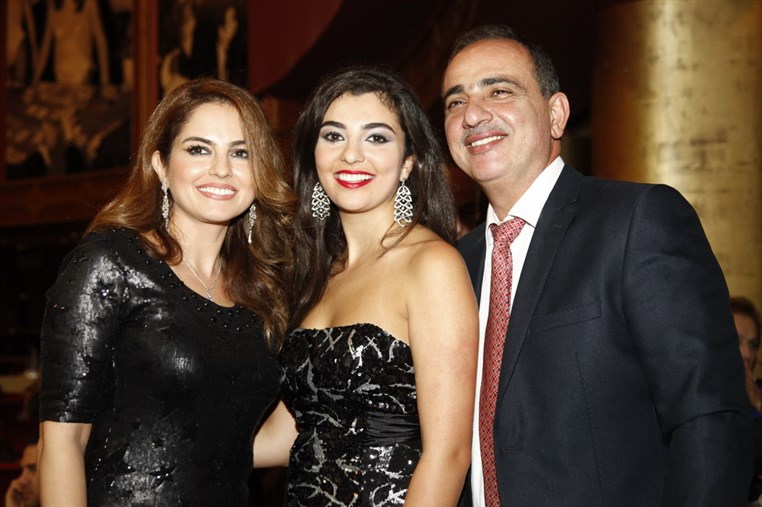Le Bal Des Debutantes