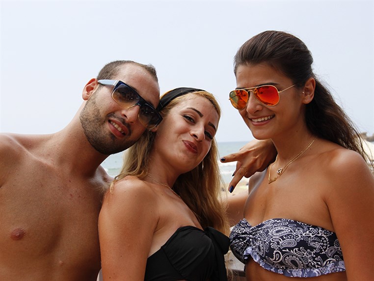 Opening of Bay 183 Beach Bar