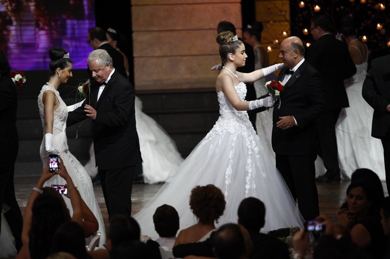 Le Bal Des Debutantes
