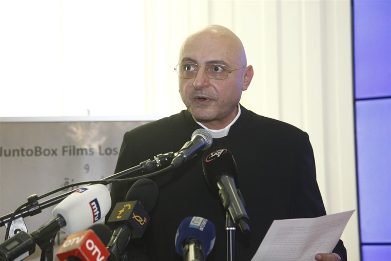 Premiere of Men Ajlikom (For You) 