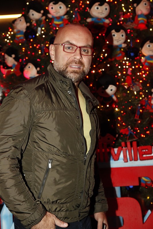 Light up a Christmas tree at Smallville 