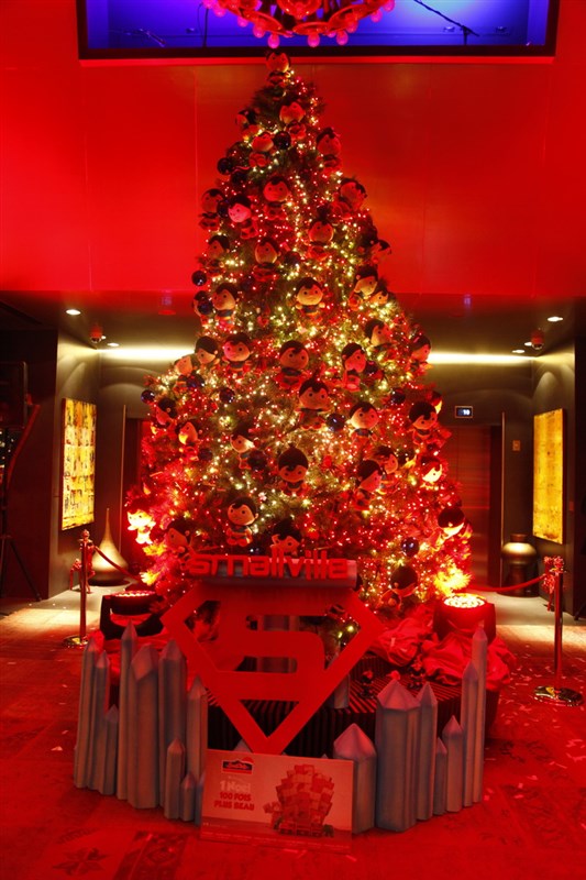 Light up a Christmas tree at Smallville 