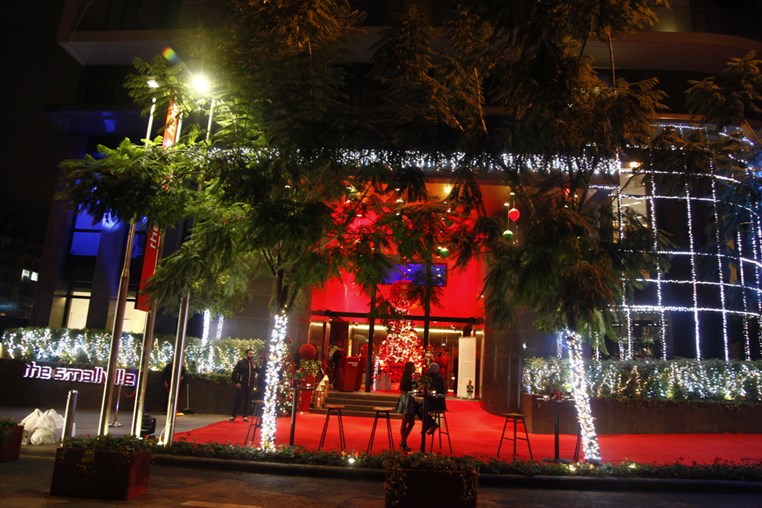 Light up a Christmas tree at Smallville 
