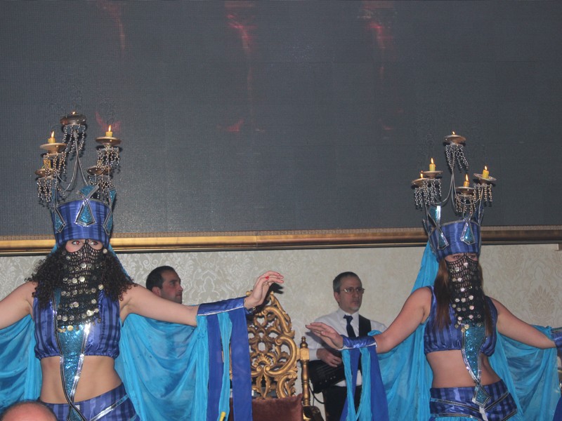 Anbar Restaurant on Saturday Night