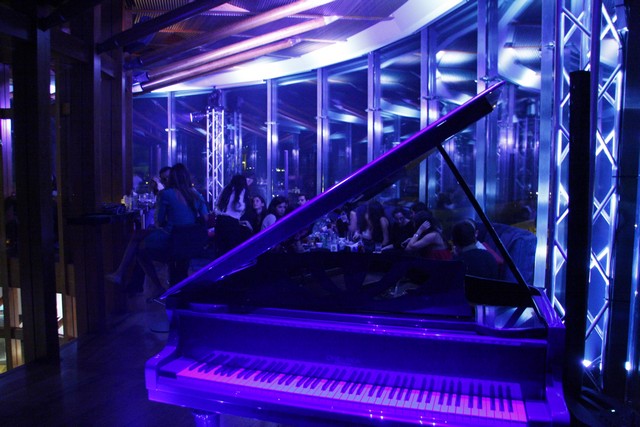Bar 360 on Saturday Night